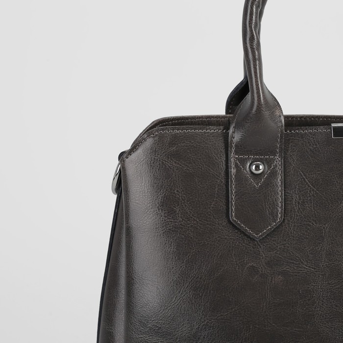 Сумка женская, 3 отдела на молнии, наружный карман, длинный ремень, цвет серый