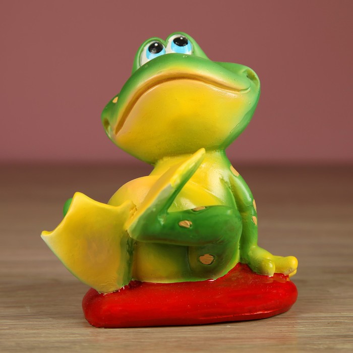 Копилка "Лягушонок на сердечке" 14см
