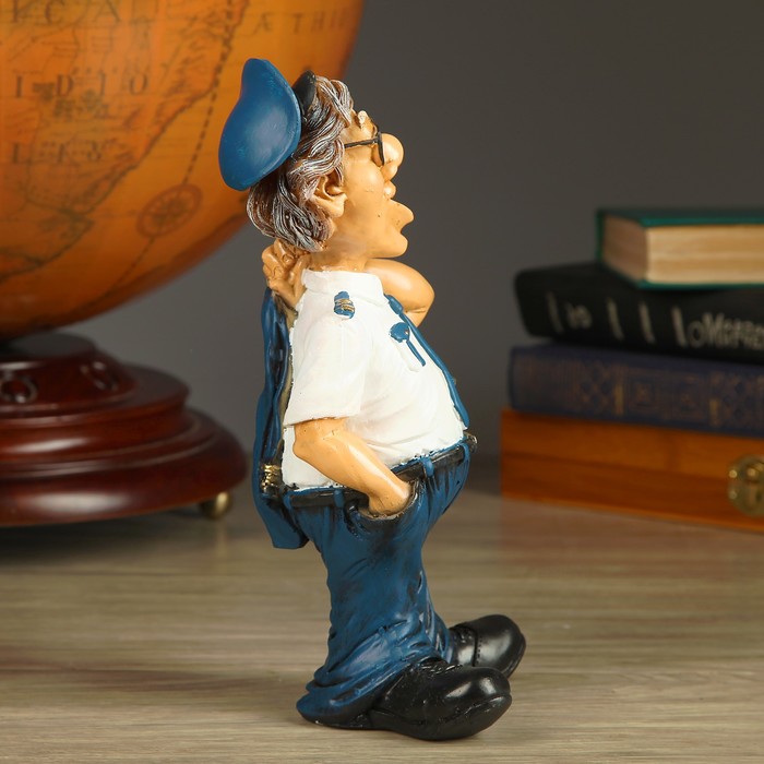 Статуэтка "Полицейский" 26см