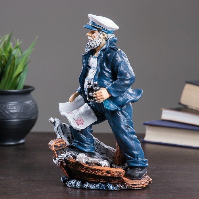 Статуэтка "Капитан на мачте с развернутой картой" 25см
