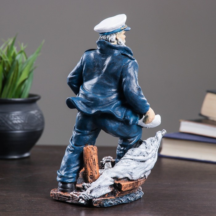 Статуэтка "Капитан на мачте с развернутой картой" 25см
