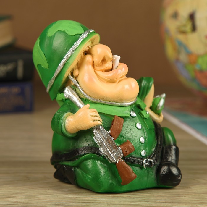 Статуэтка "Солдат с автоматом" 14см