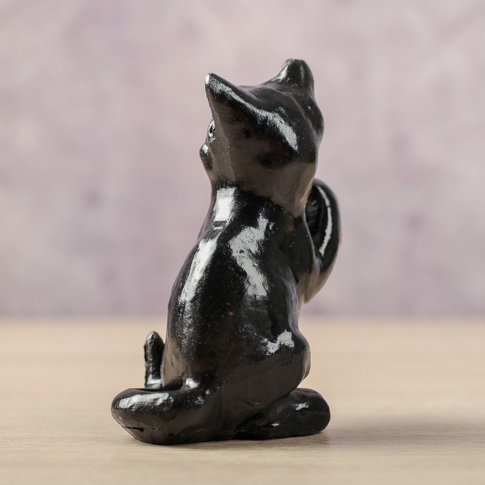 Сувенир "Кот с сердцем", 4х8х8,5см