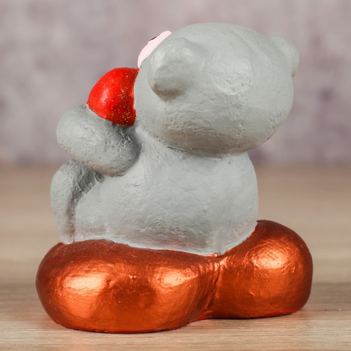 Сувенир "Медведь серый на сердце с сердцем", 9х6х8,5 см