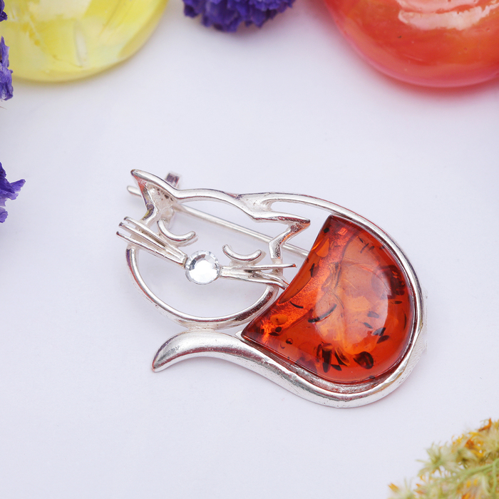 Брошь "Янтарь" спящий котик, цвет коричневый в посеребрении