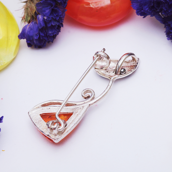 Брошь "Янтарь" кот, треугольный в посеребрении, цвет МИКС