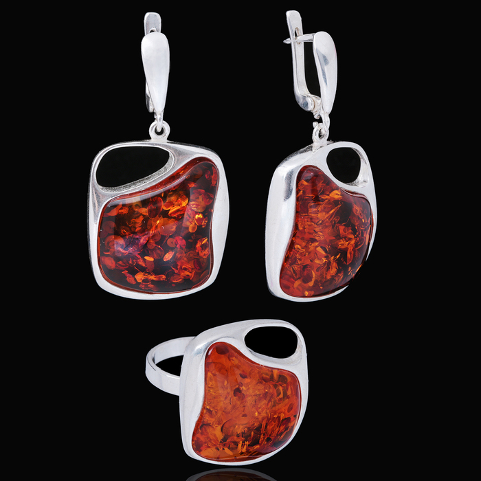 Гарнитур посеребрение 2 предмета: серьги, кольцо "Янтарь" квадрат, цвет коричневый, 18 размер