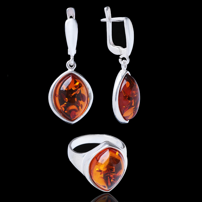 Гарнитур посеребрение 2 предмета: серьги, кольцо "Янтарь" листики, цвет коричневый, 17,5 размер