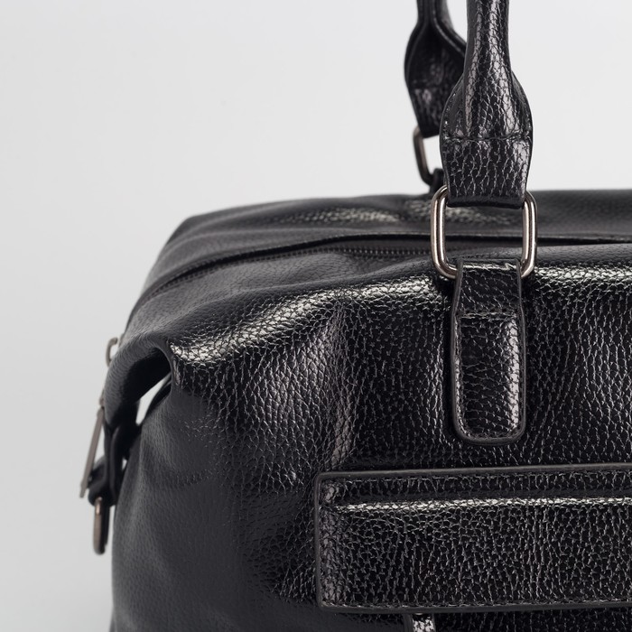 Сумка женская, отдел с перегородкой на молнии, 2 наружных кармана, длинный ремень, цвет чёрный