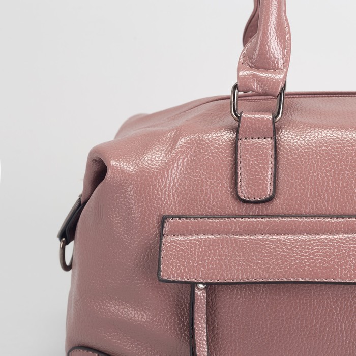 Сумка женская, отдел с перегородкой на молнии, 2 наружных кармана, длинный ремень, цвет пудровый