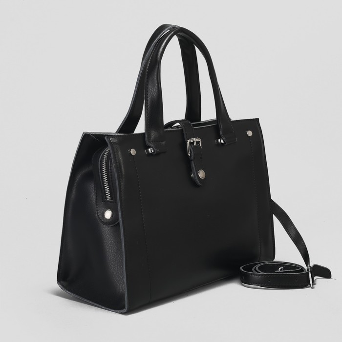 Сумка женская, отдел на молнии, длинный ремень, цвет чёрный