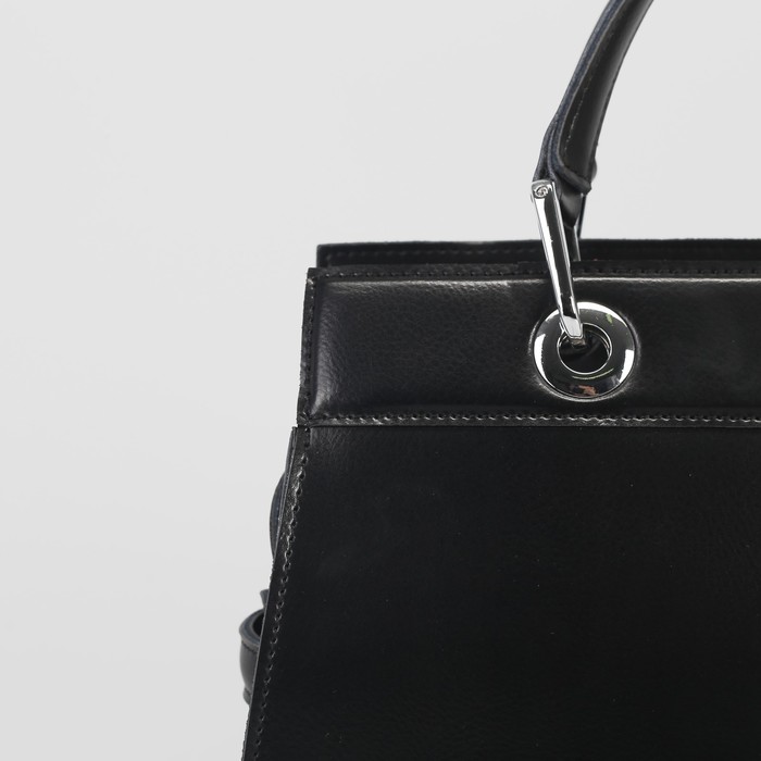 Сумка женская, отдел на молнии, длинный ремень, цвет чёрный