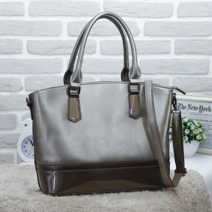 Сумка женская, отдел на молнии, наружный карман, длинный ремень, цвет серый