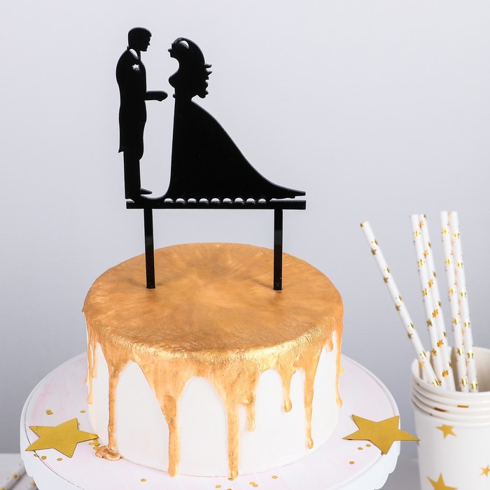 Топпер на торт "Молодожены" 11х0,2х18 см, цвет черный