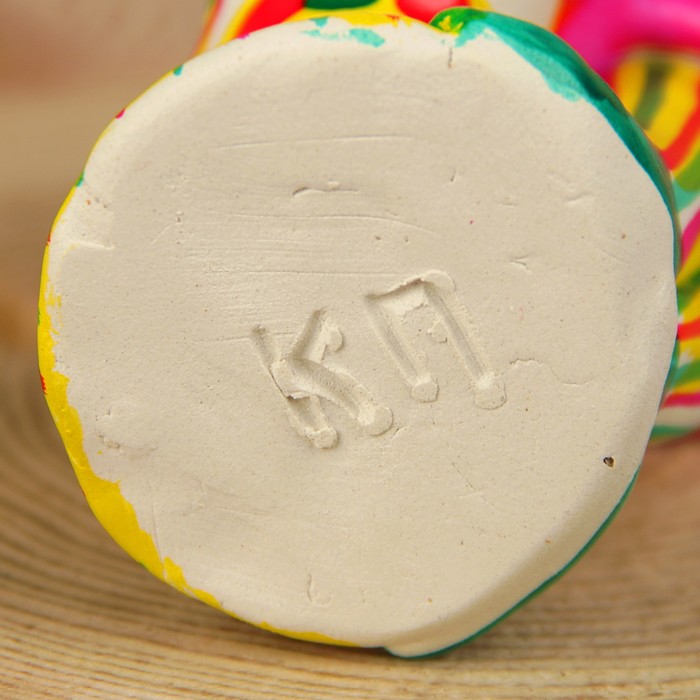 Филимоновская игрушка «Солдат с гусем»