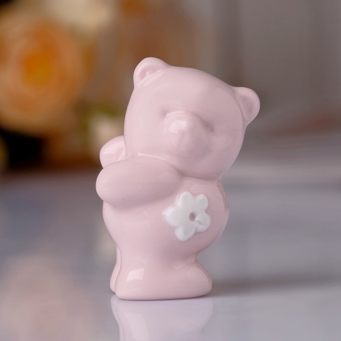 Сувенир керамика "Розовый медвежонок с цветочком на пузе" 6х4,3х3,2 см