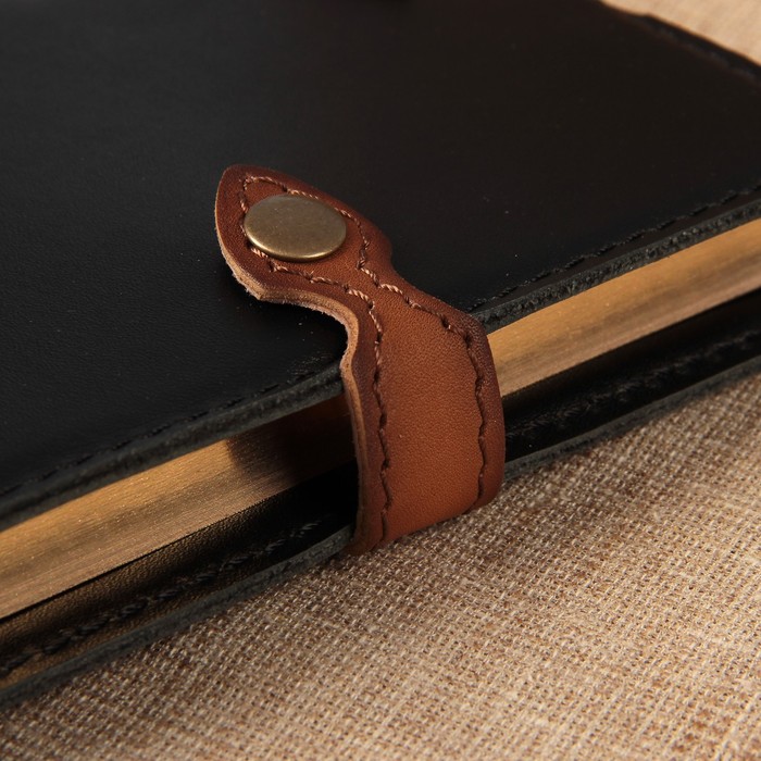 Ежедневник А6 «Книга» натур.кожа, блок А6 не датир., зол.обрез