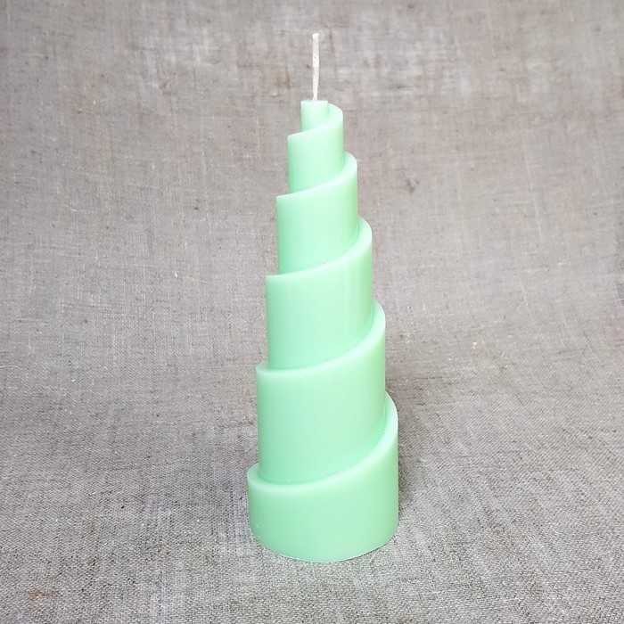 Свеча пирамида "Рожок" 7,8х7,5х20,8 мятный