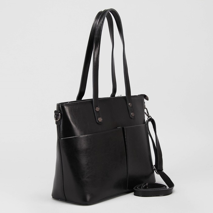 Сумка женская, отдел с перегородкой, 3 наружных кармана, длинный ремень, цвет чёрный