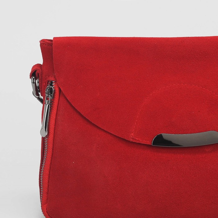 Сумка женская, замша, отдел с перегородкой, 3 наружных кармана, длинный ремень, цвет красный
