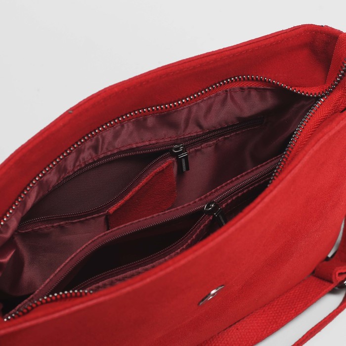 Сумка женская, замша, отдел с перегородкой, 3 наружных кармана, длинный ремень, цвет красный