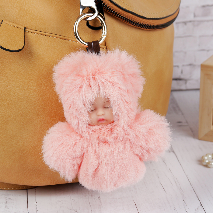 Пушистик на кольце "Малыш в светло-розовой шубке" 12х11 см