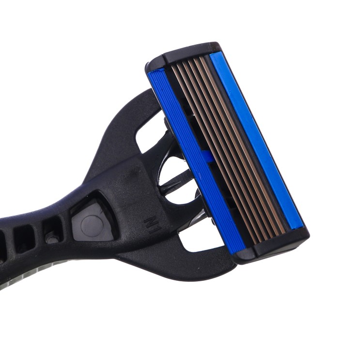 Подарочный набор "Тому, кто всегда на высоте": гель для душа, гель для бритья, бритва