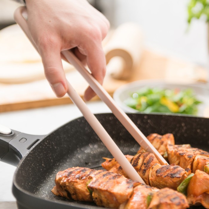 Щипцы нейлоновые Leo, розовые, 28 см