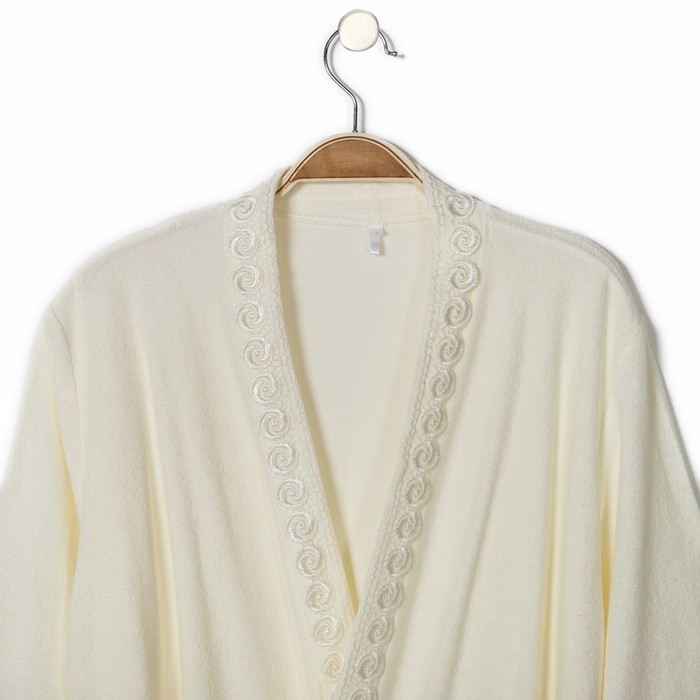 Халат женский запашной Снежанна цвет молочный, р-р 54