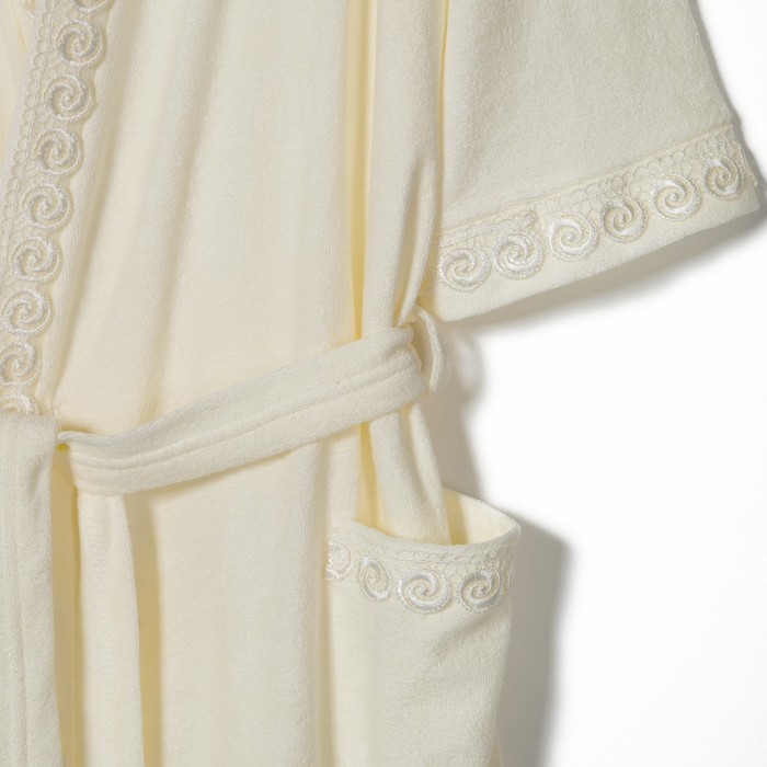 Халат женский запашной Снежанна цвет молочный, р-р 54