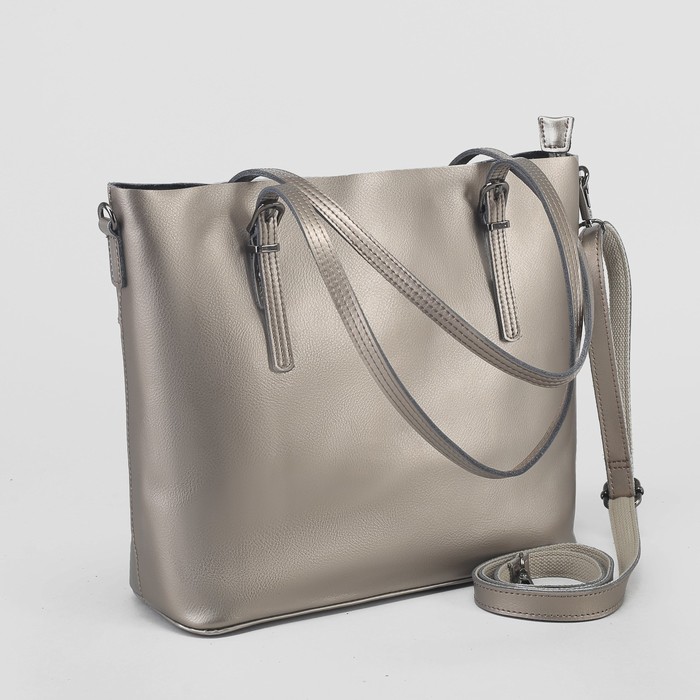 Сумка женская, отдел с перегородкой, наружный карман, длинный ремень, цвет серебристый