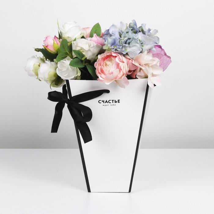 Коробка для цветов на лентах «Шанель», 17 х 25 х 9 см коробка на лентах tie up белая
