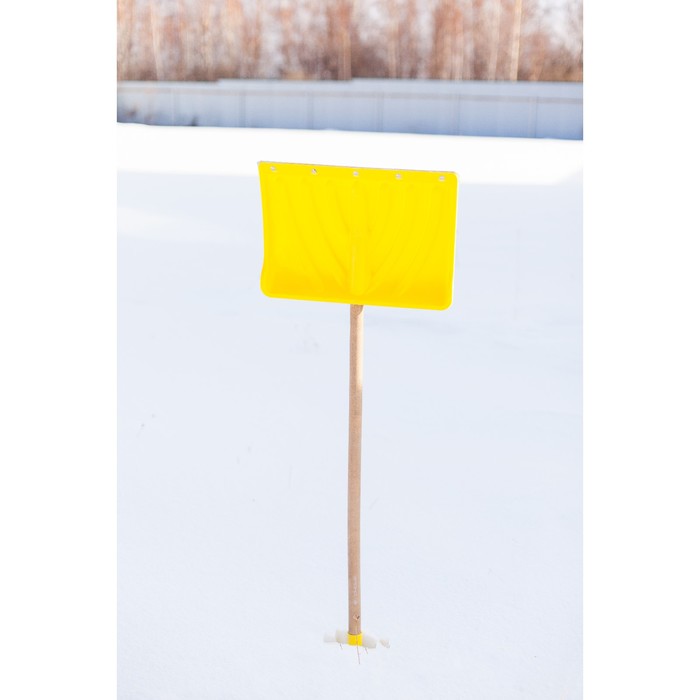 Лопата пластиковая EXPERT Nord, ковш 330 × 450 мм, с оцинкованной планкой, деревянный черенок