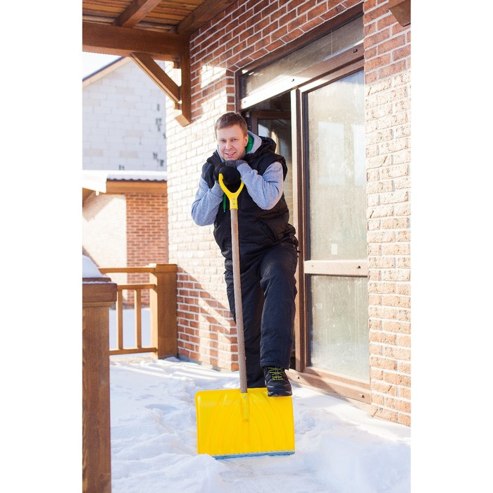 Лопата пластиковая EXPERT Nord, ковш 330 × 450 мм, с оцинкованной планкой, деревянный черенок