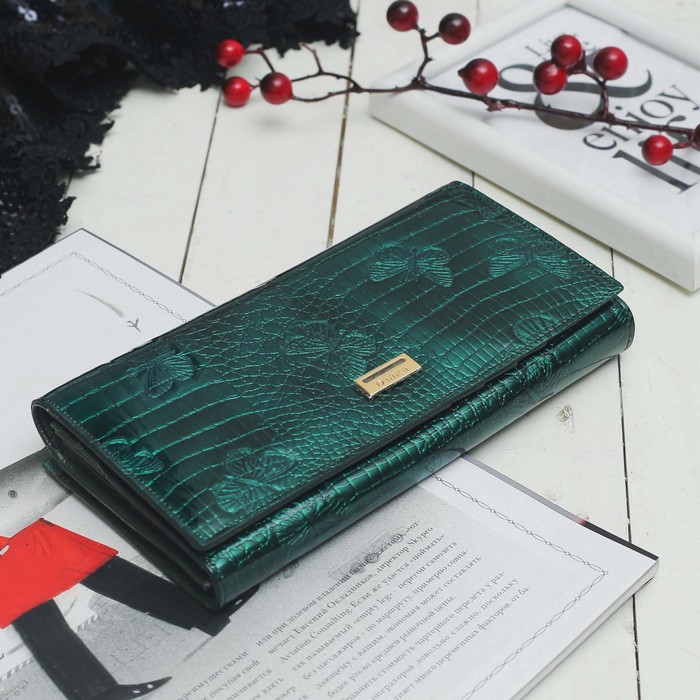 Кошелёк женский, 2 отдела, для карт на клапане, 2 отдела рамка, цвет зелёный