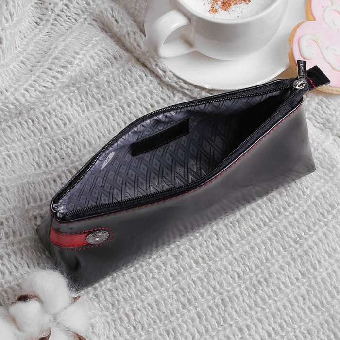 Косметичка простая, 1 отдел на молнии, цвет чёрный