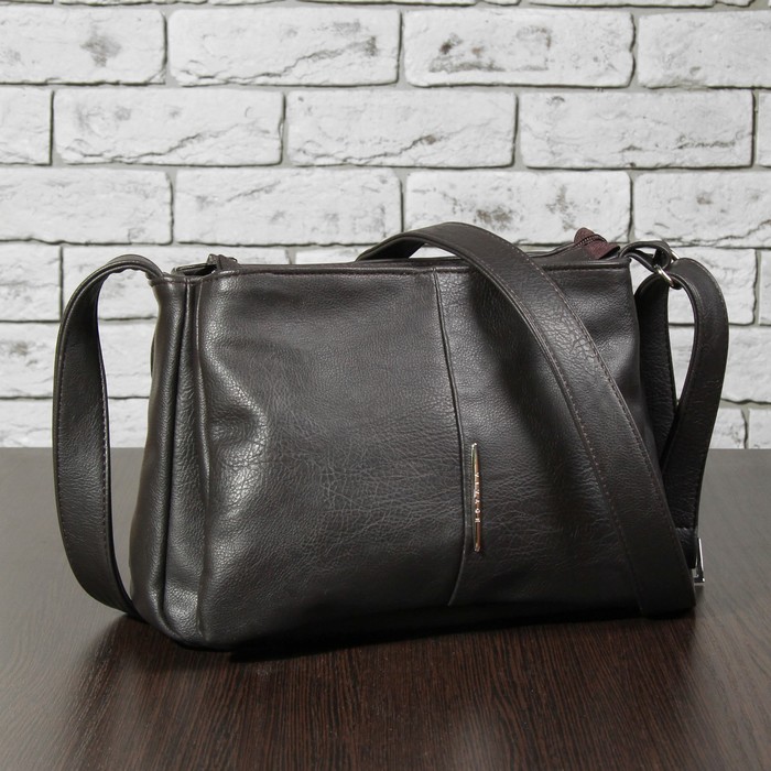 Сумка женская, 3 отдела на молнии, наружный карман, регулируемый ремень, цвет коричневый