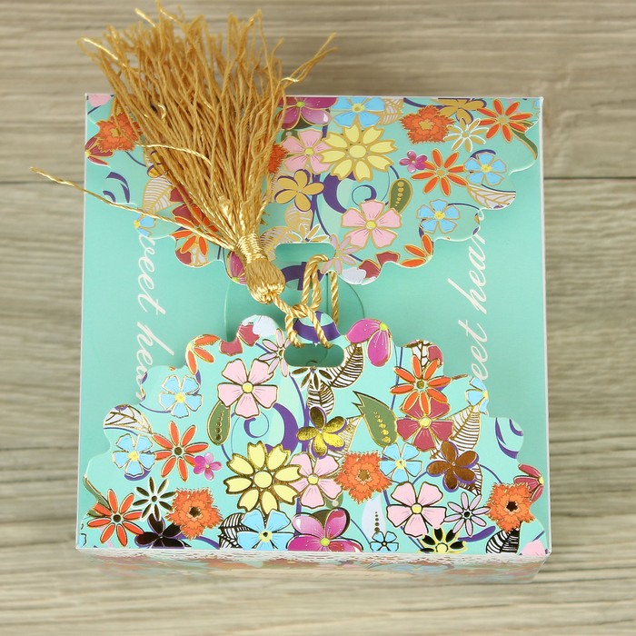 Подарочная коробка сборная 10 х 10 х 6 см