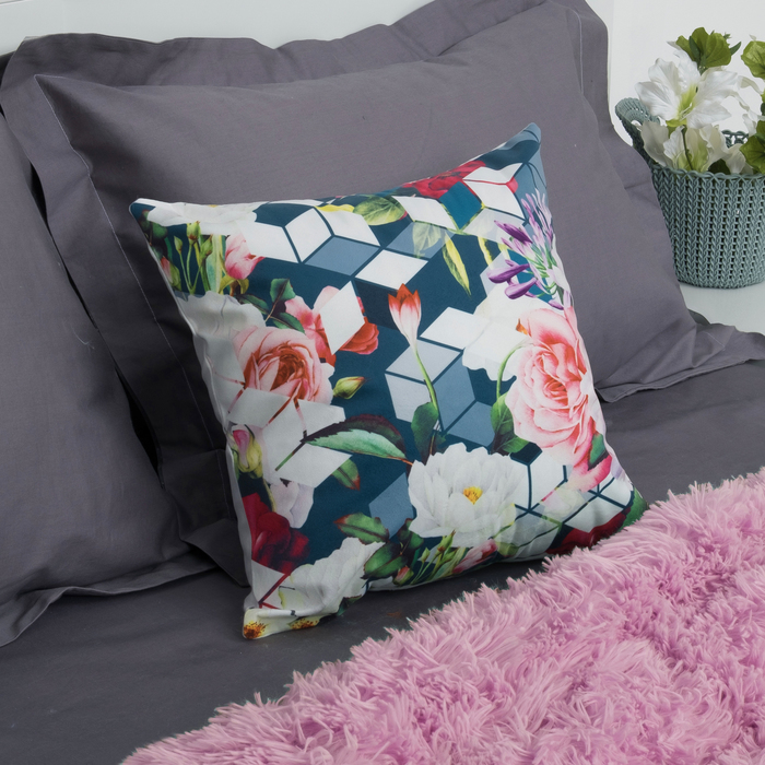 Наволочка декоративная Collorista "Цветочная геометрия" 40х40 см, велюр, 100% п/э