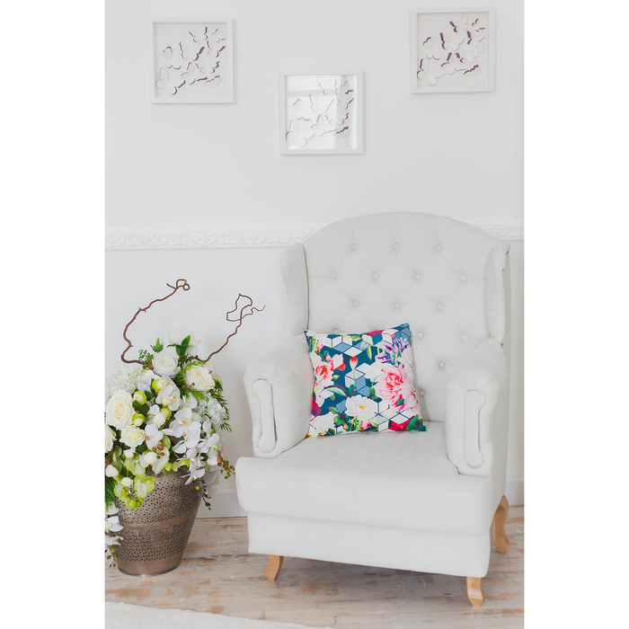 Наволочка декоративная Collorista "Цветочная геометрия" 40х40 см, велюр, 100% п/э