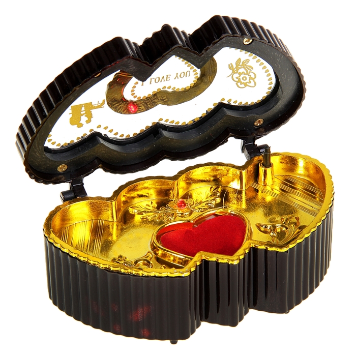 Шкатулка музыкальная "Три сердца" ребристая