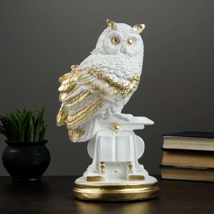 Статуэтка "Сова с книгой на подставке" 17х20х34см белое золото