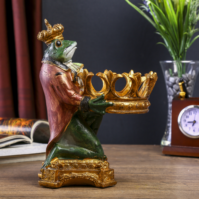 Сувенир полистоун подсвечник "Английский шарж Лягуха в короне" 21,5х15х11 см
