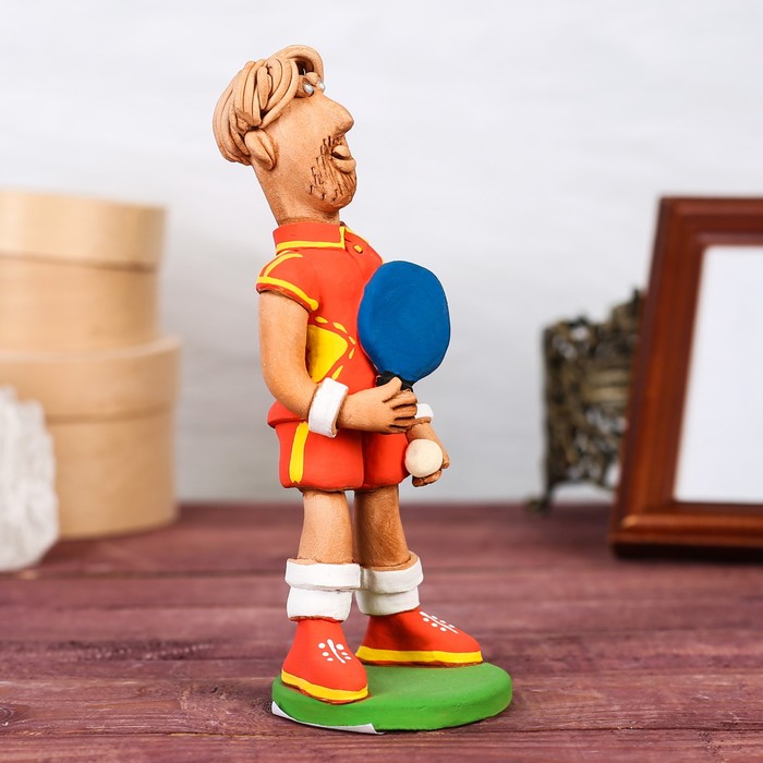 Статуэтка "Теннисист с ракеткой (настольный теннис)", микс