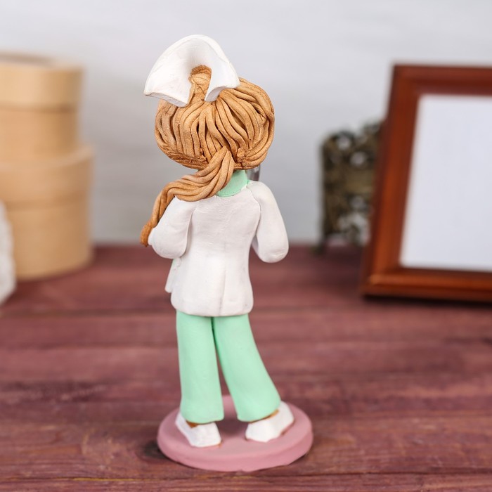 Статуэтка "Медсестра с термометром", микс