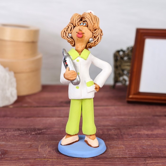 Статуэтка "Медсестра с термометром", микс