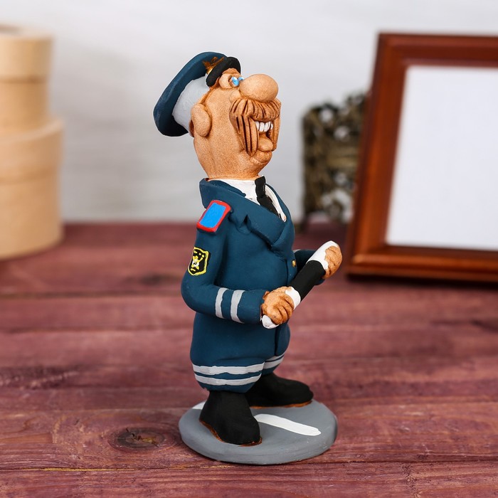 Статуэтка "Инспектор ГИБДД"