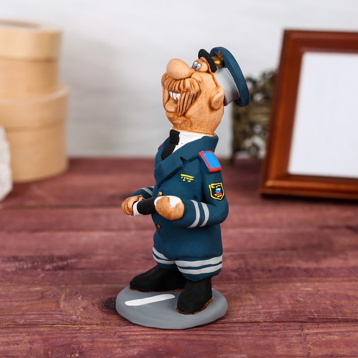 Статуэтка "Инспектор ГИБДД"