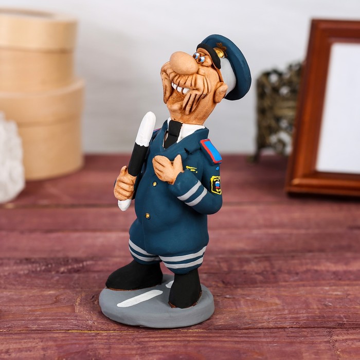 Статуэтка "Инспектор ГИБДД"