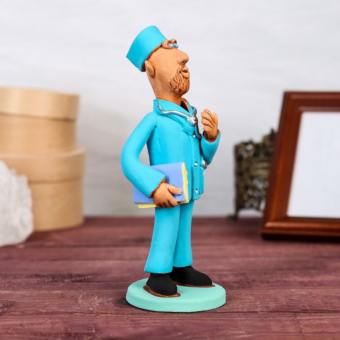Статуэтка "Доктор со стетоскопом", мужчина, микс